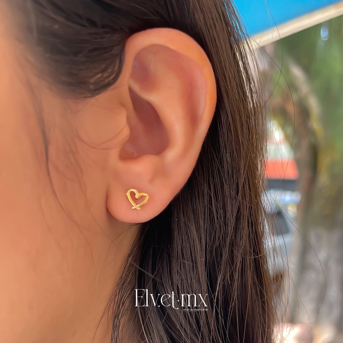 Aretes corazon dorado